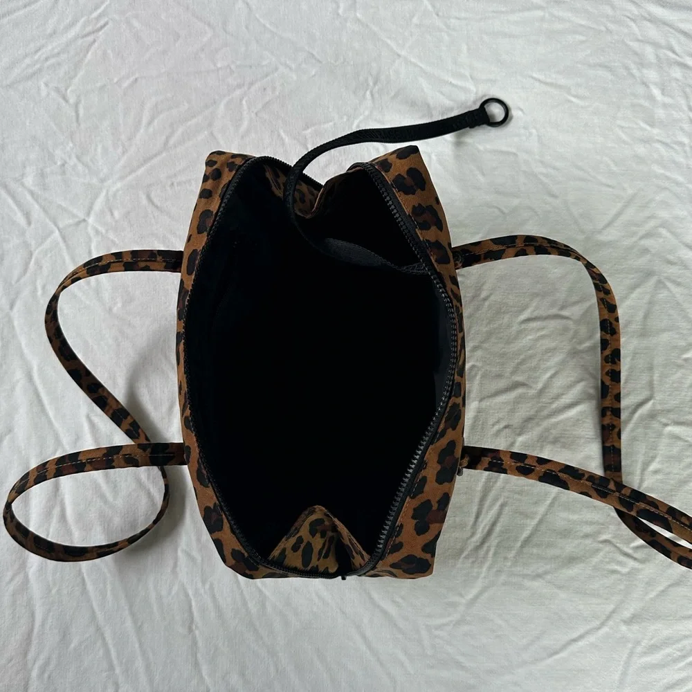 BAGGU Leopard Print Bowler Bag regular size, slight interior discoloration - Picture 7 of 8